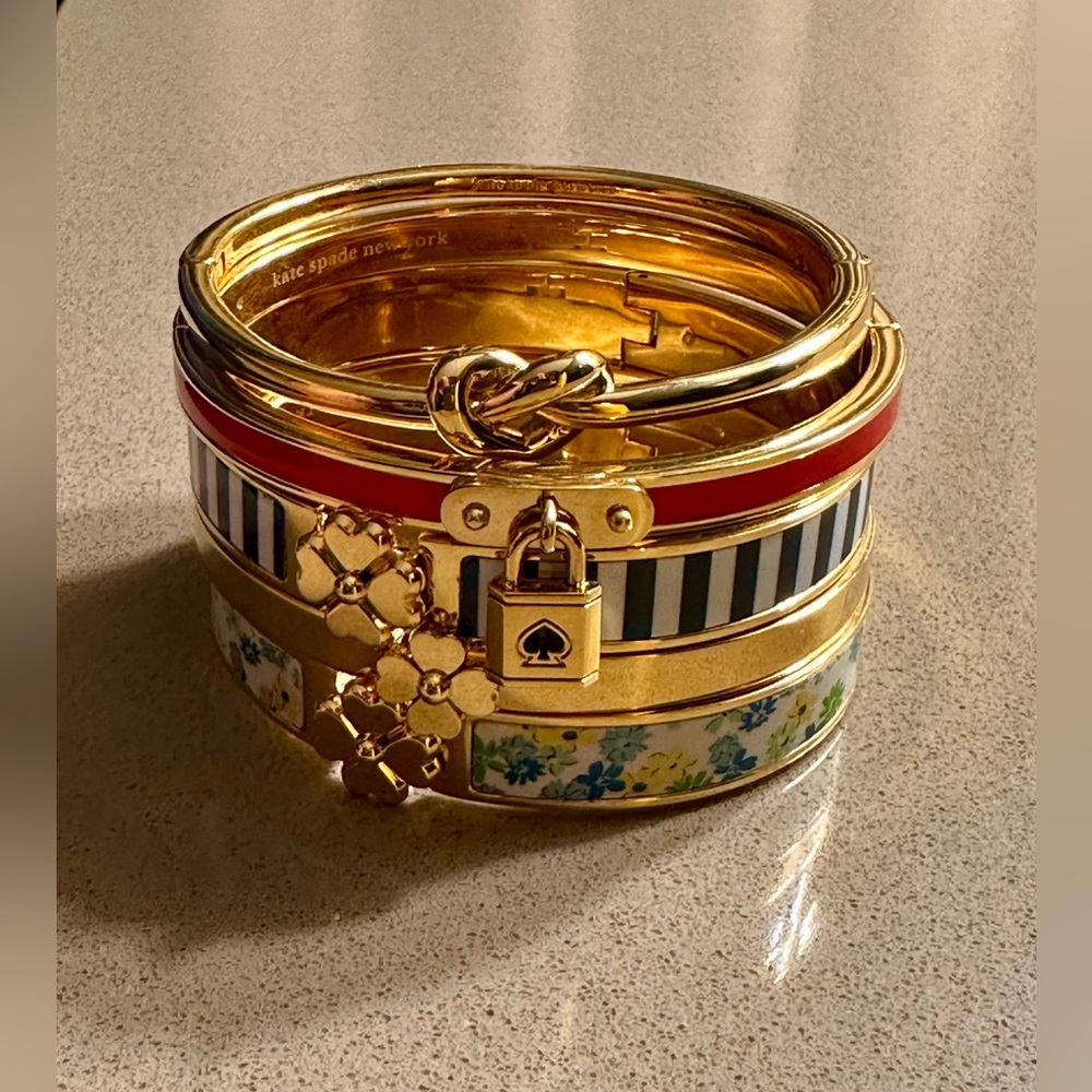 NWOT Kate Spade ♠️ New York Loves Me Knot Goldtone Bangle Bracelet - Picture 11 of 11